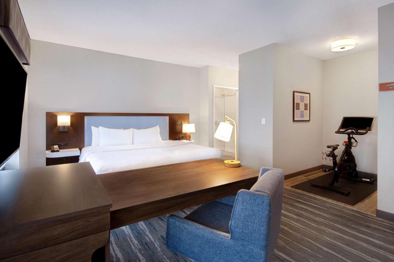 | Hampton Inn & Suites Dayton-Vandalia