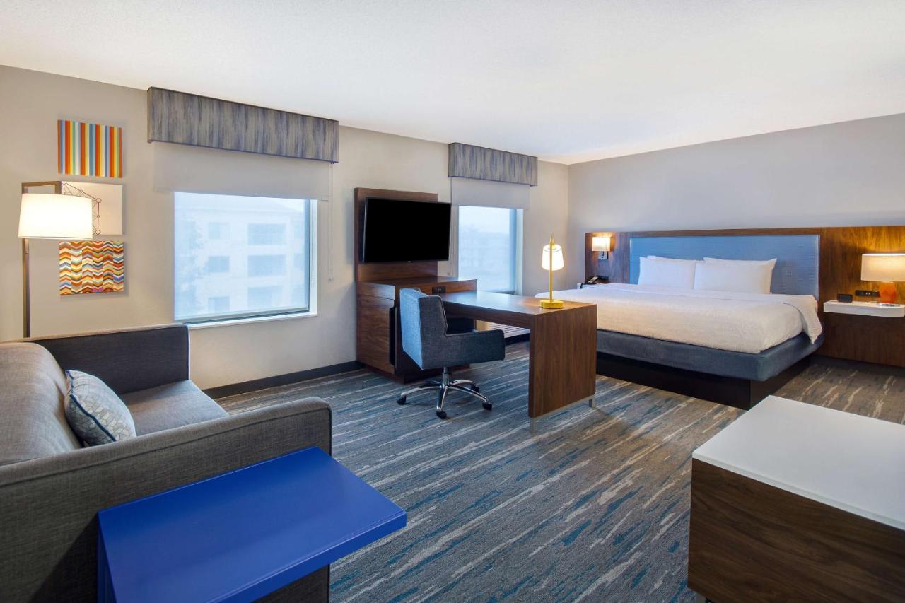 | Hampton Inn & Suites Dayton-Vandalia