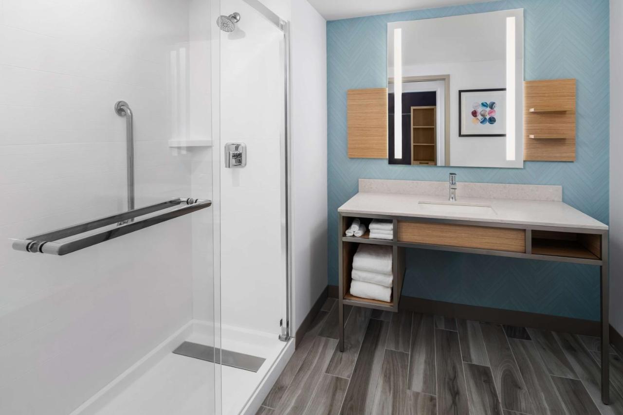 | Hilton Garden Inn Rockaway