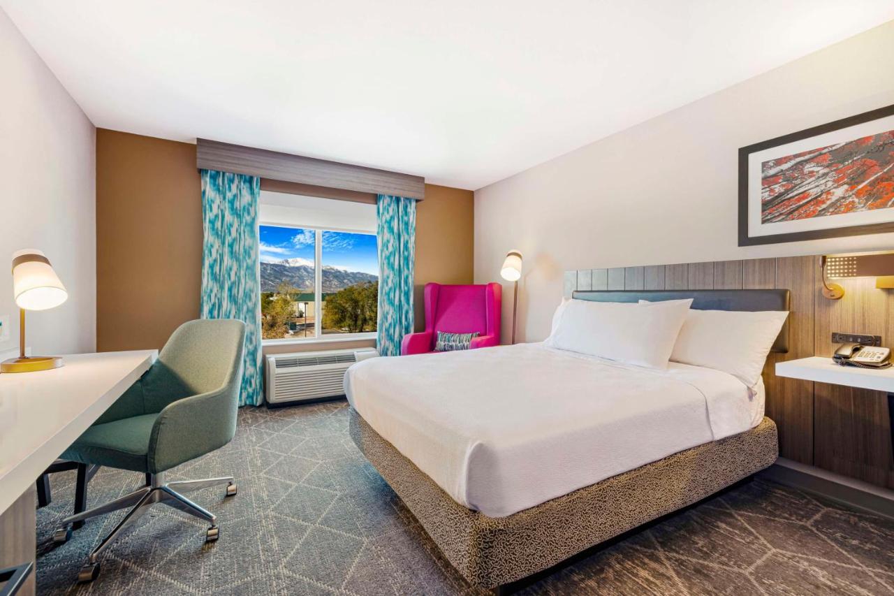 King Room at Hilton Garden Inn Colorado Springs Airport