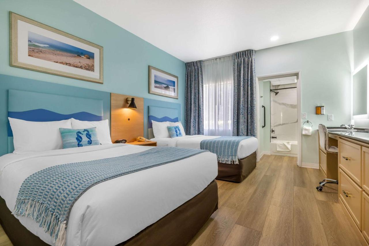 Standard Double Suite with Two Double Beds at Quality Suites Downtown San Luis Obispo