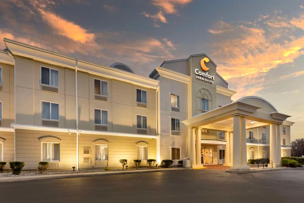 | Comfort Inn & Suites Carneys Point