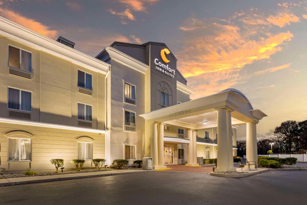 | Comfort Inn & Suites Carneys Point