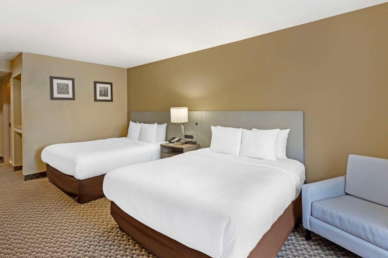 | Comfort Inn & Suites Carneys Point