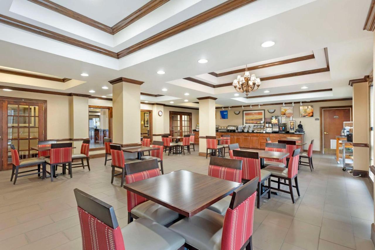 | Comfort Inn & Suites Carneys Point