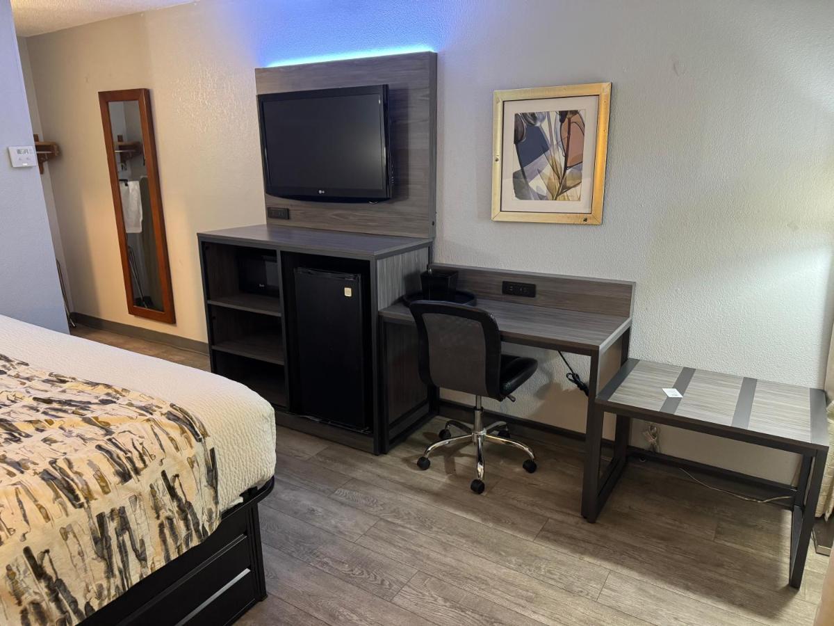 King Room - Non-Smoking at Baymont By Wyndham Dayton North