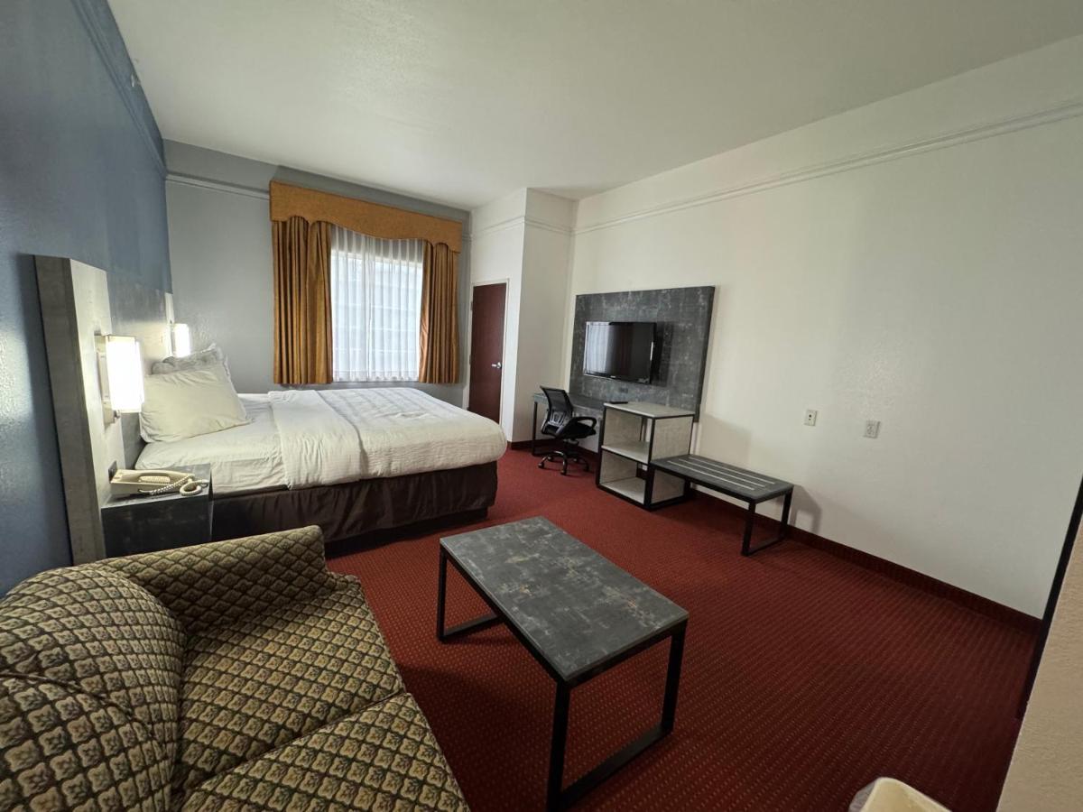 Executive Suite at FairBridge Inn & Suites Cleburne