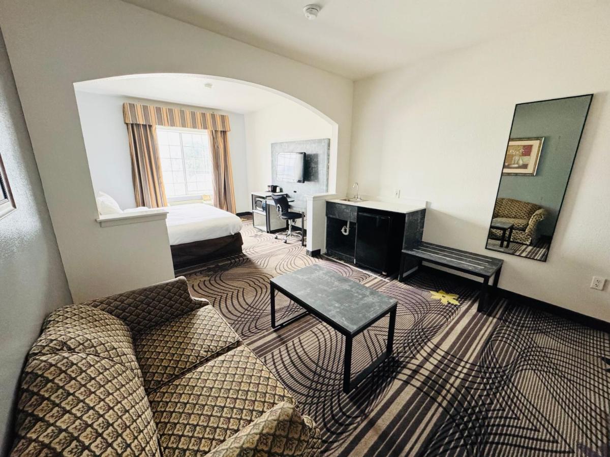 | FairBridge Inn & Suites Cleburne