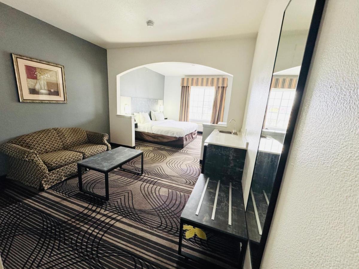 King Suite - Non-Smoking at FairBridge Inn & Suites Cleburne