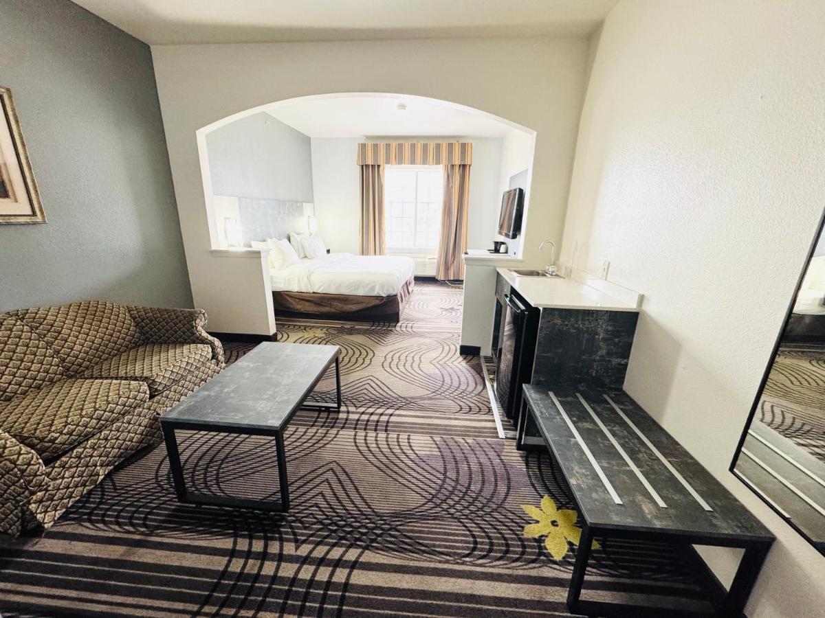 King Suite - Non-Smoking at FairBridge Inn & Suites Cleburne