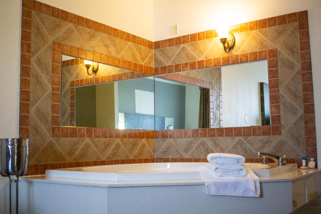 Superior King Room at FairBridge Inn & Suites Cleburne