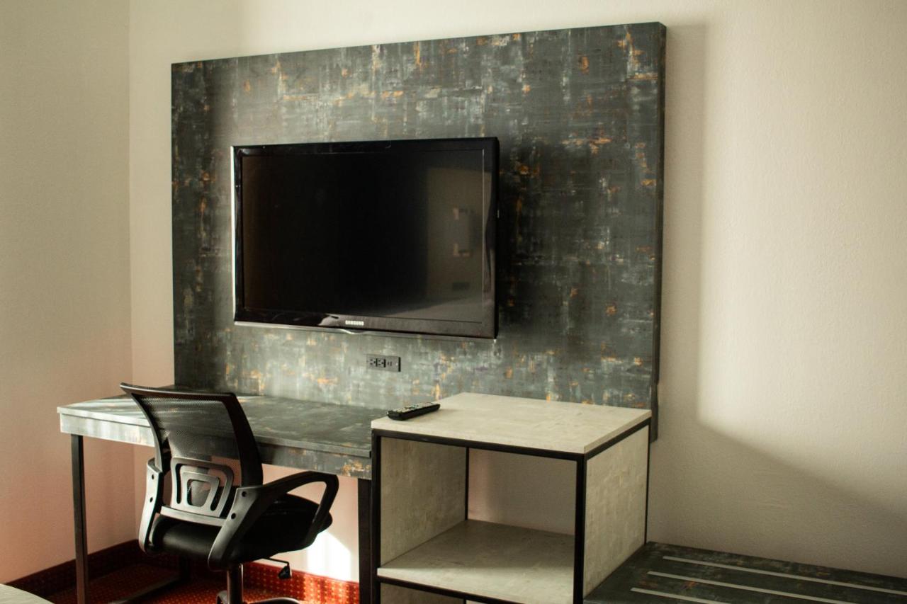 | FairBridge Inn & Suites Cleburne