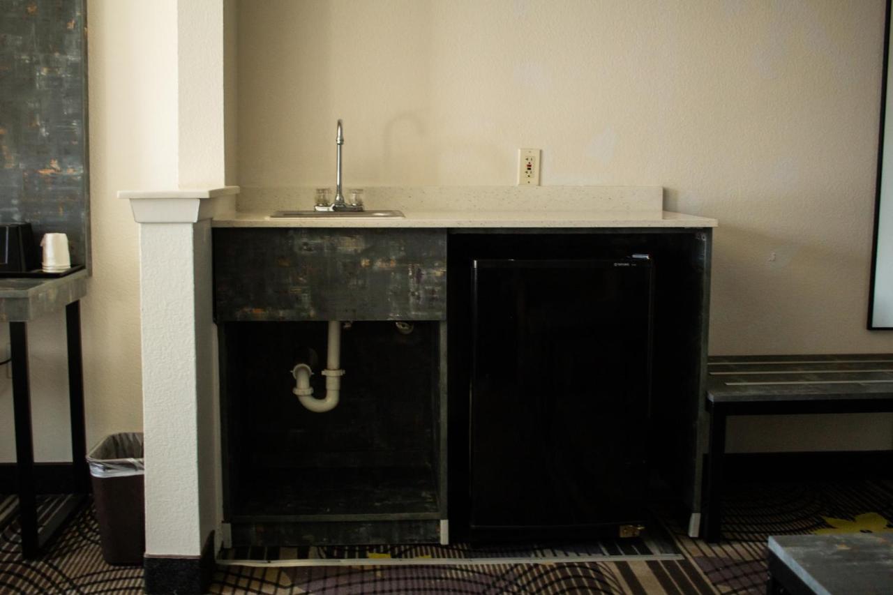 | FairBridge Inn & Suites Cleburne