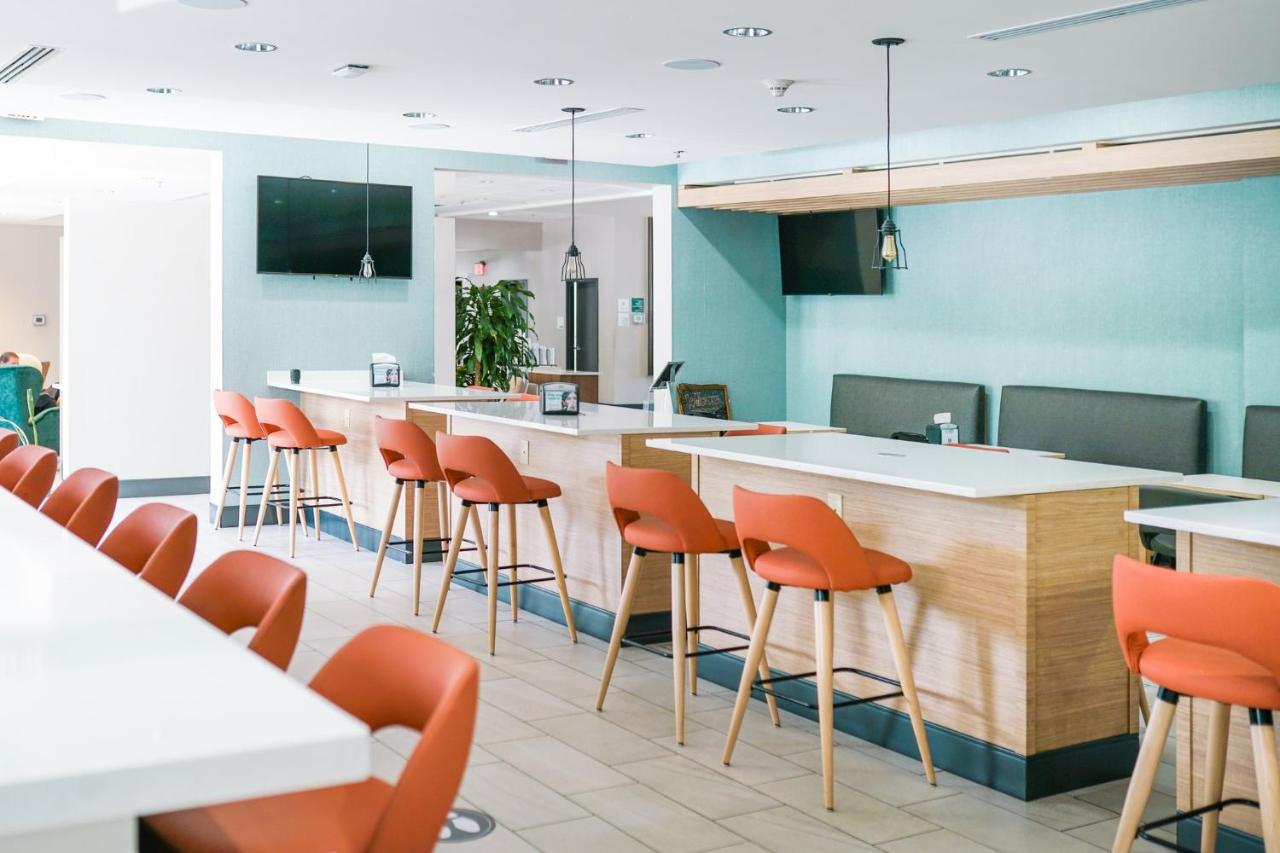  | Holiday Inn Hotel And Suites Fayetteville W-Fort Bragg Area, an IHG Hotel