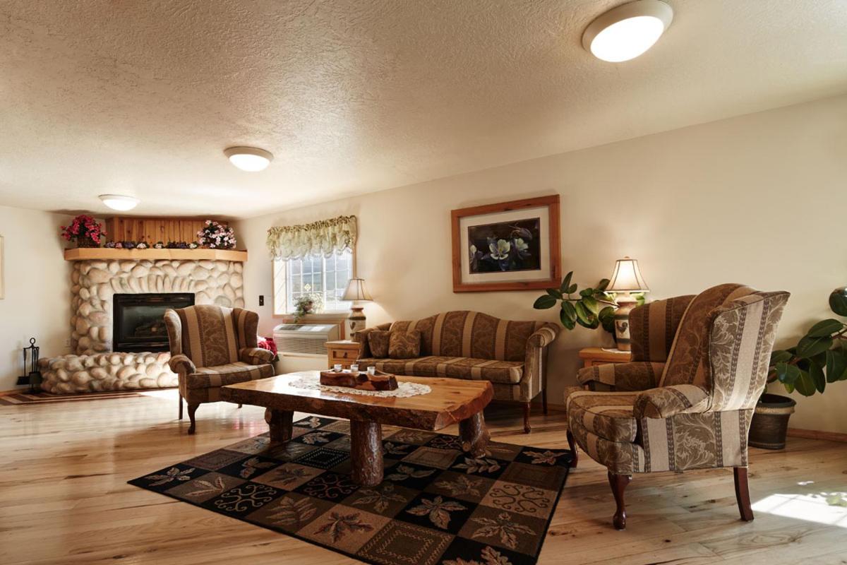  | Columbine Inn and Suites