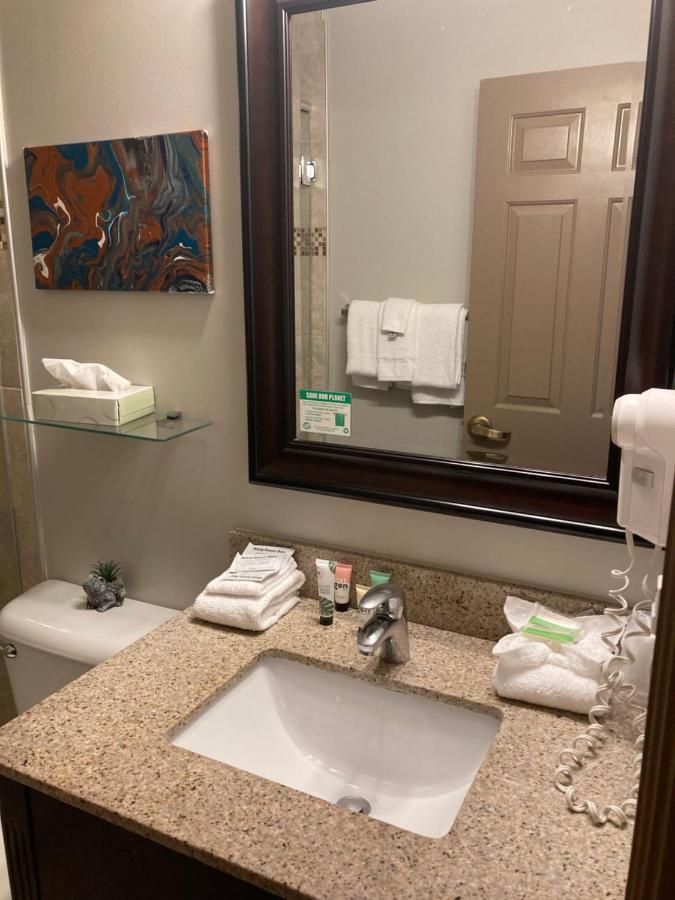| Ashley Quarters Hotel
