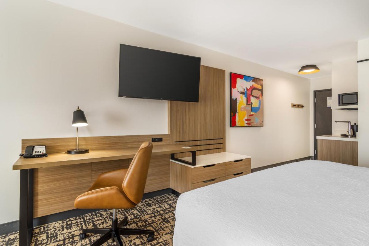 King Room with Sofa Bed - Non-Smoking at Hampton Inn Atlanta - Stockbridge