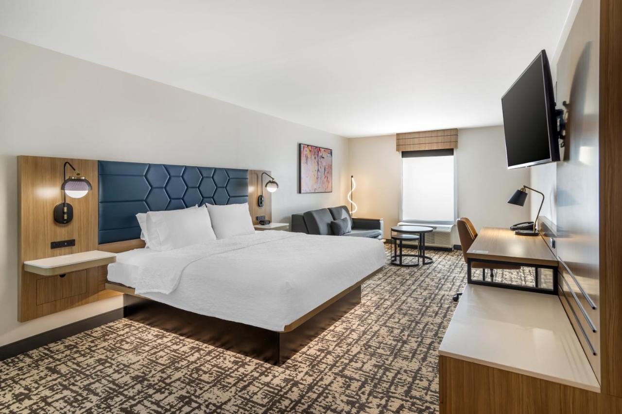 King Room with Sofa Bed - Non-Smoking at Hampton Inn Atlanta - Stockbridge