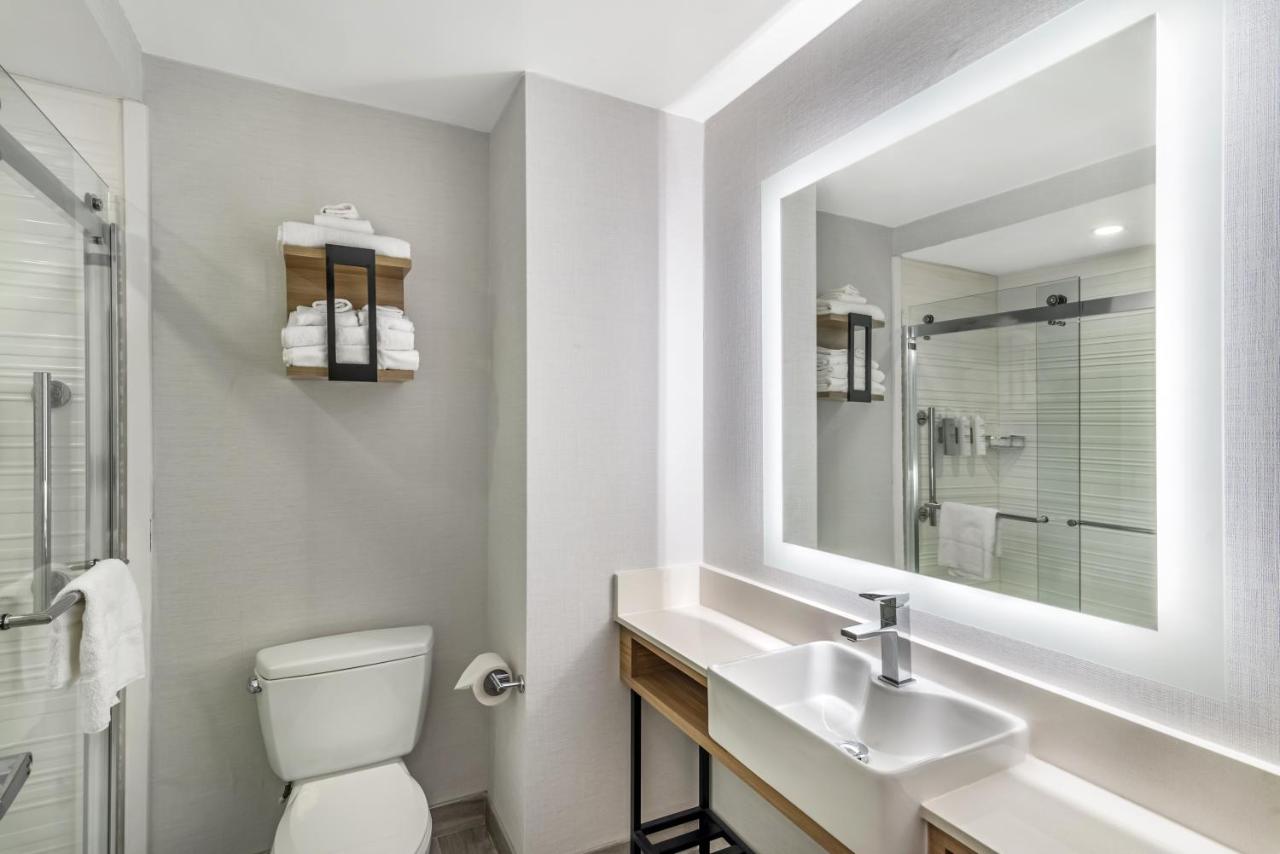 King Suite with Sofa Bed - Non-Smoking at Hampton Inn Atlanta - Stockbridge
