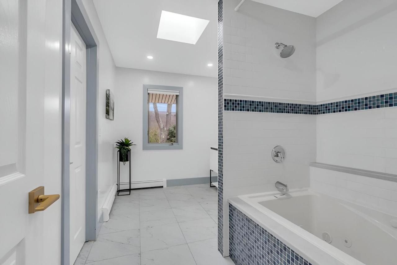 | Stunning, Private House in the Hills - Extra calm!