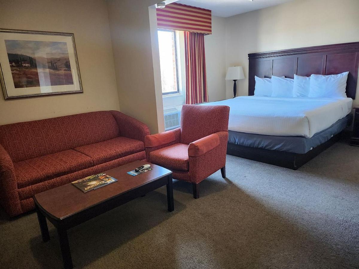 | Ashley Quarters Hotel