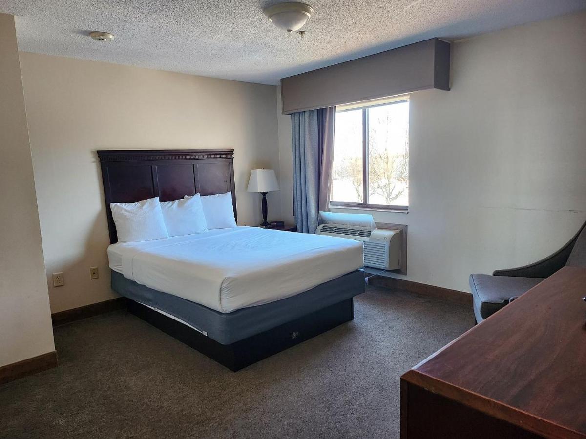 | Ashley Quarters Hotel
