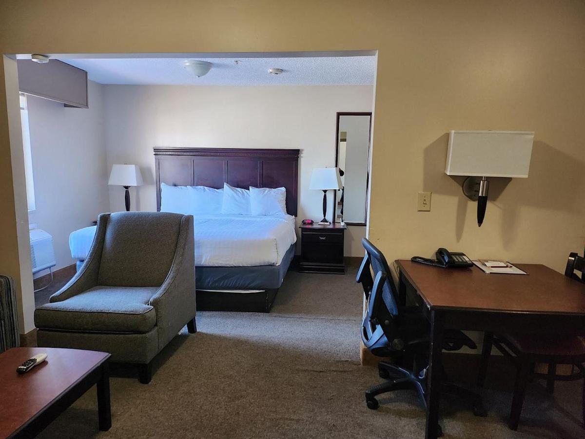 | Ashley Quarters Hotel