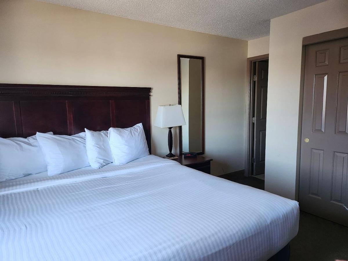 | Ashley Quarters Hotel
