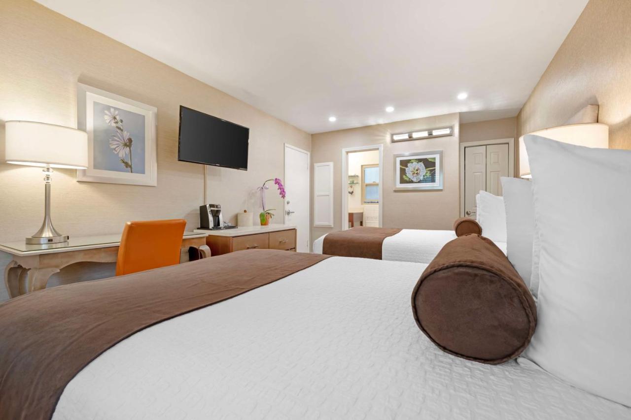 Deluxe Double Room with Two Double Beds at Best Western Downtown San Diego