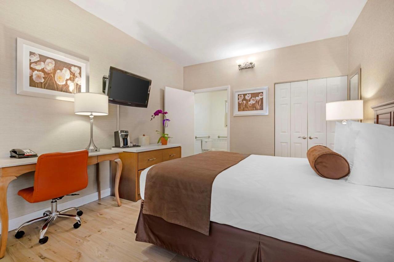 Queen Room - Disability Access/Roll-in Shower at Best Western Downtown San Diego