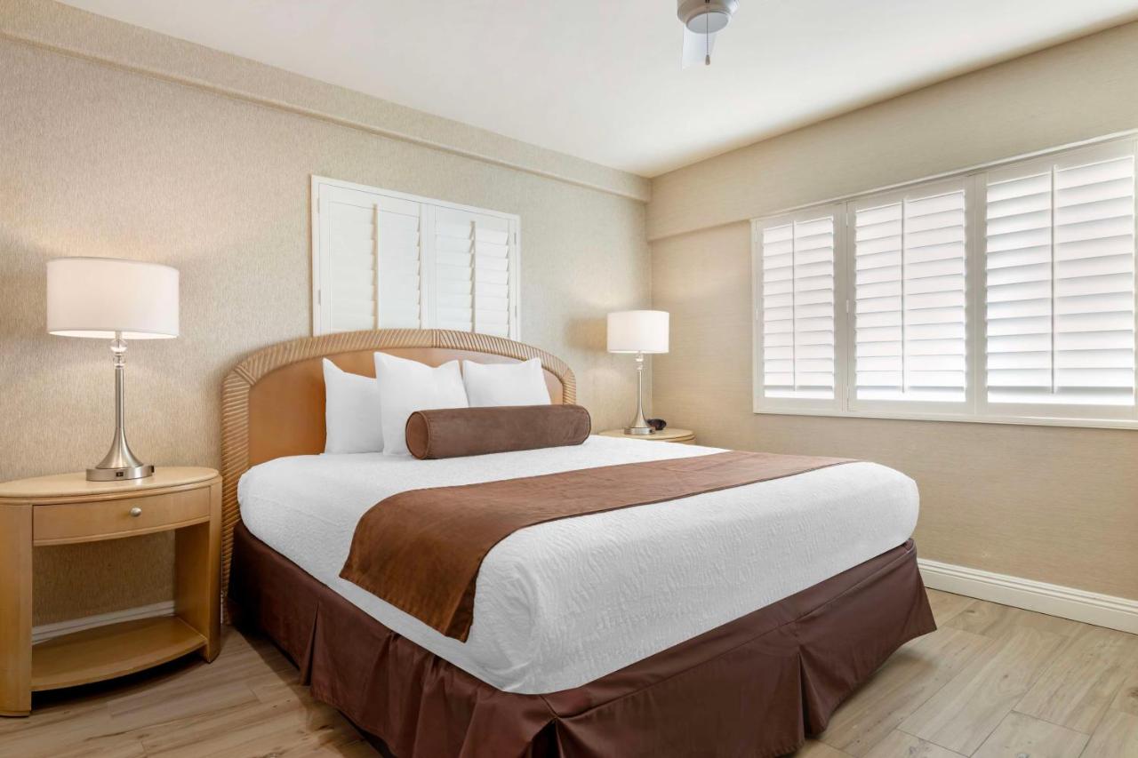 Deluxe King Room at Best Western Downtown San Diego