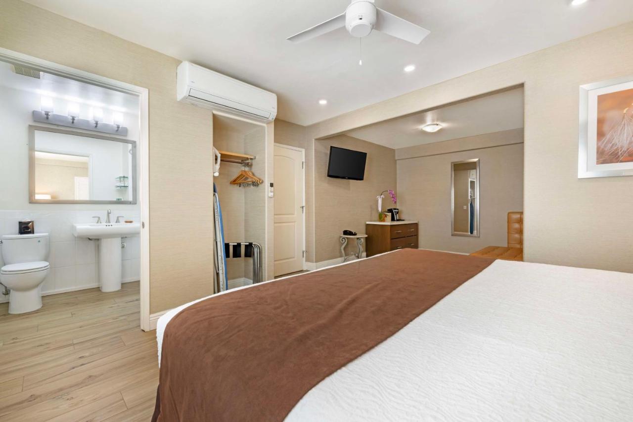 Deluxe King Room at Best Western Downtown San Diego