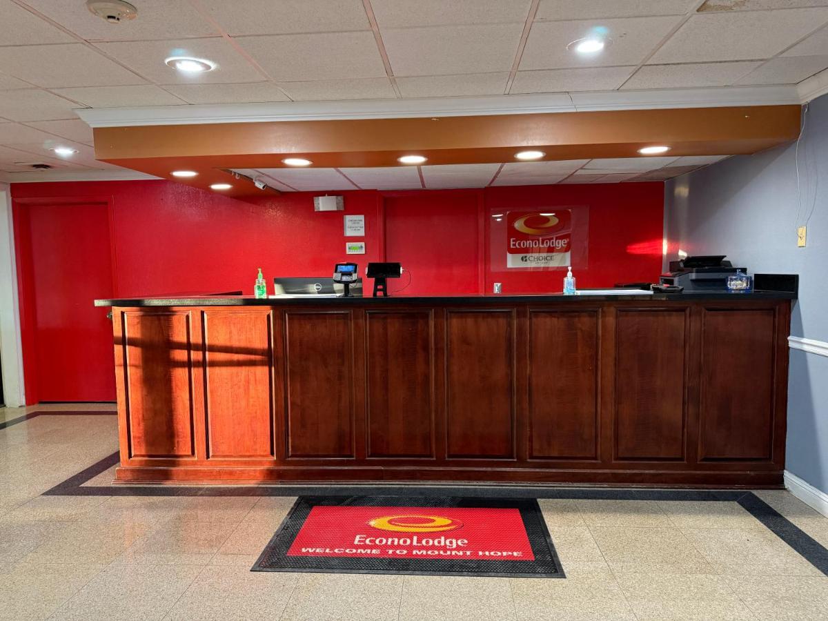 | Days Inn by Wyndham Mount Hope