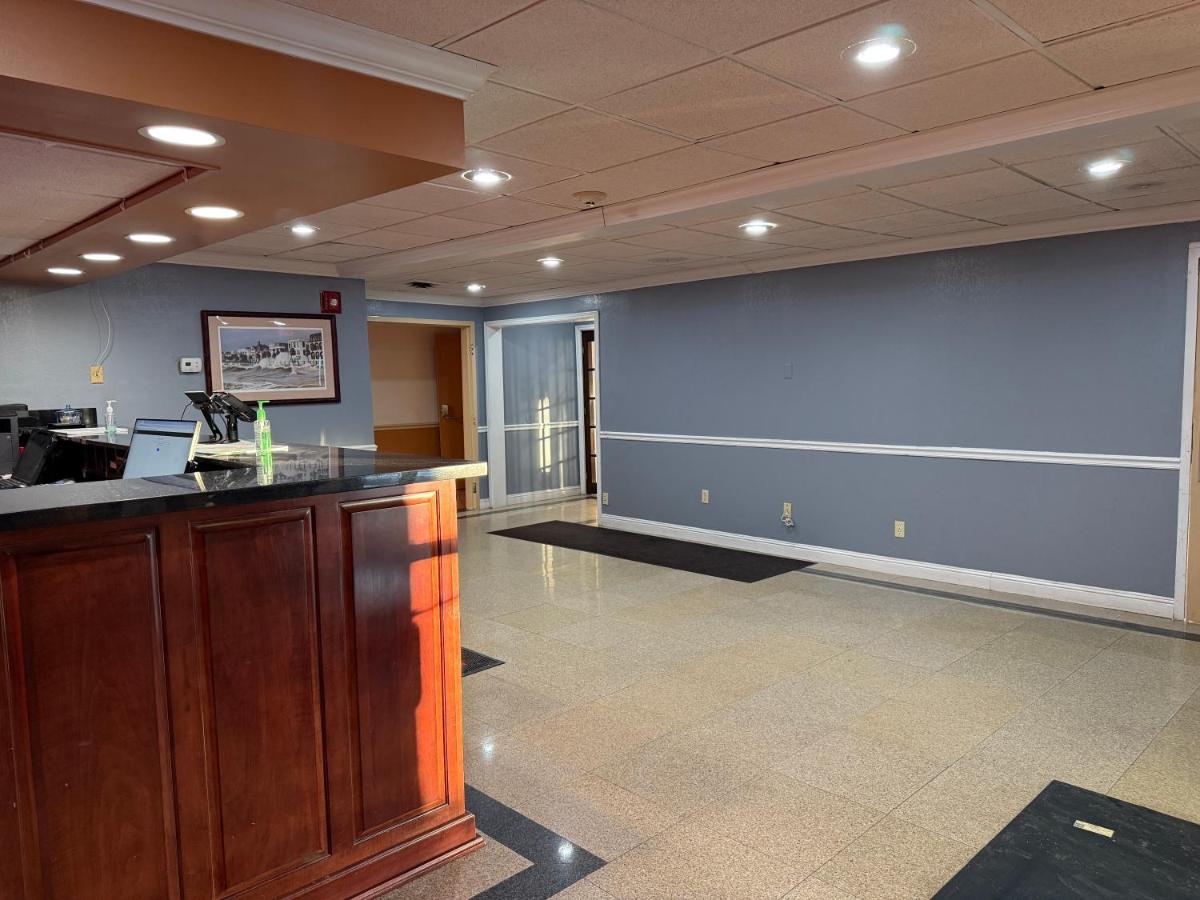 | Days Inn by Wyndham Mount Hope