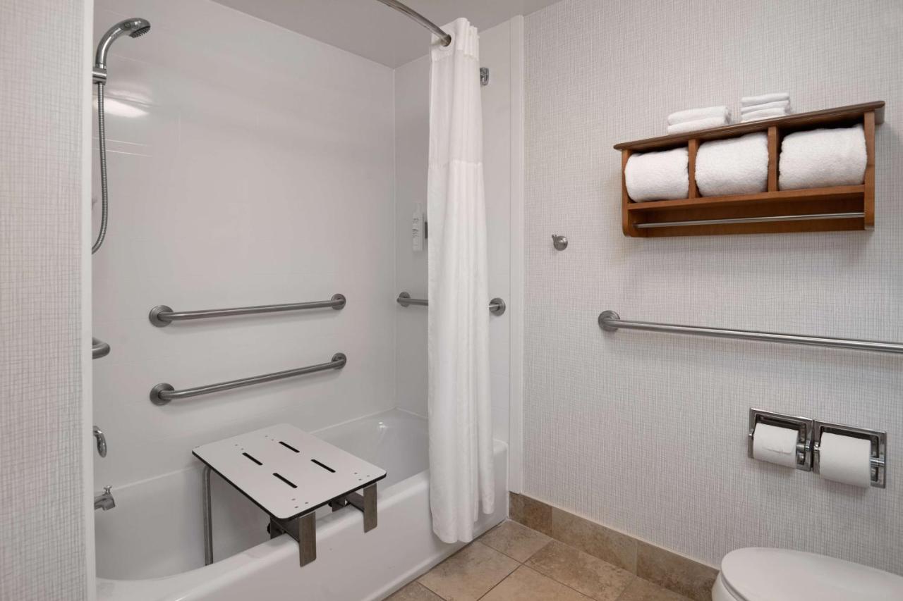 Double Room with Bath Tub - Disability Access - Non-Smoking at Hampton Inn Tallahassee-Central