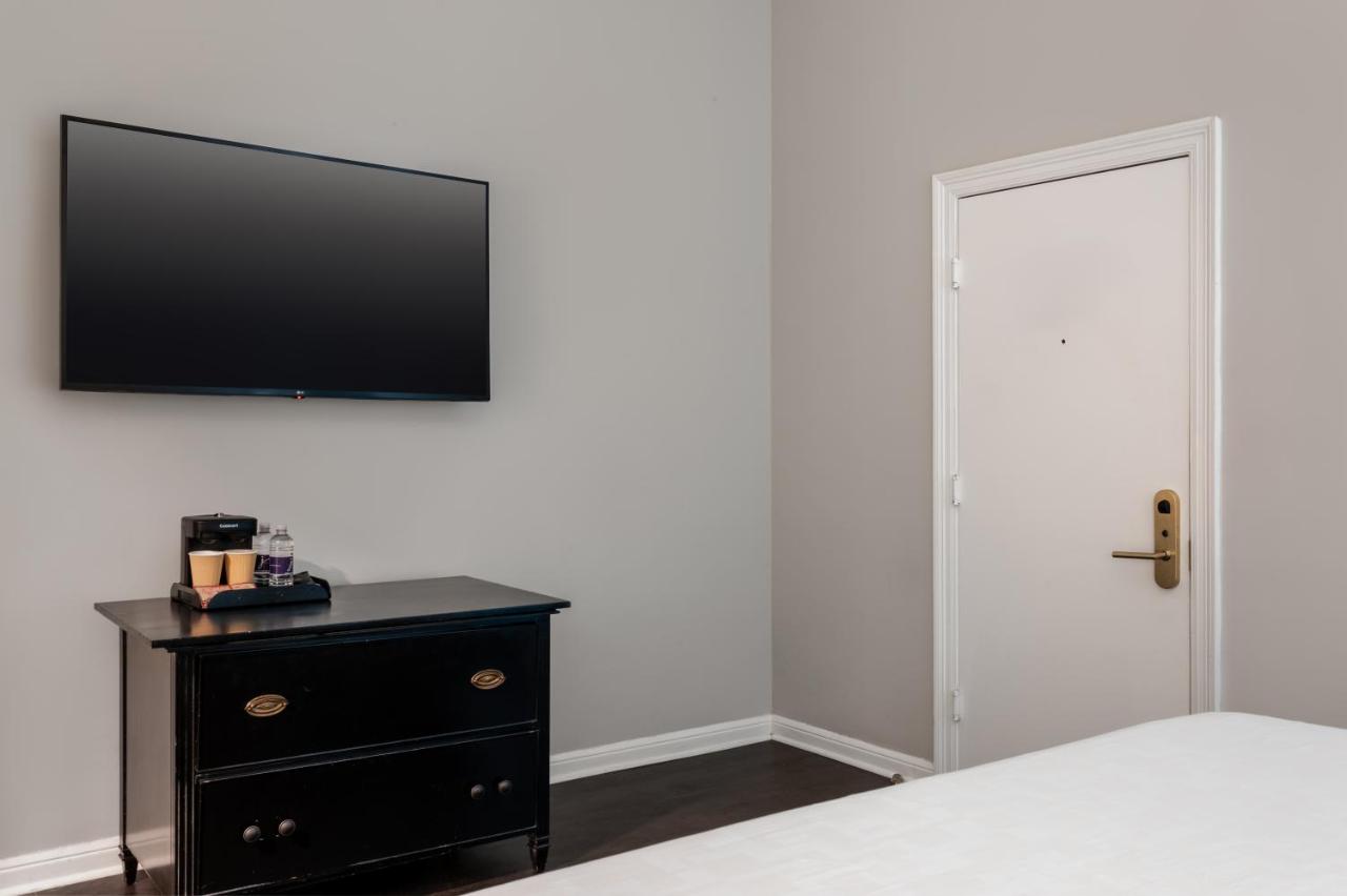 Petite Room at Chateau Hotel