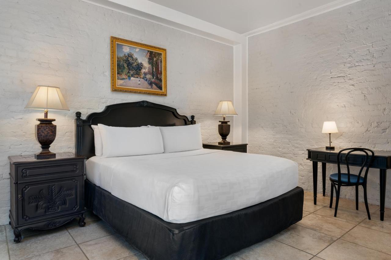 Superior King Room at Chateau Hotel