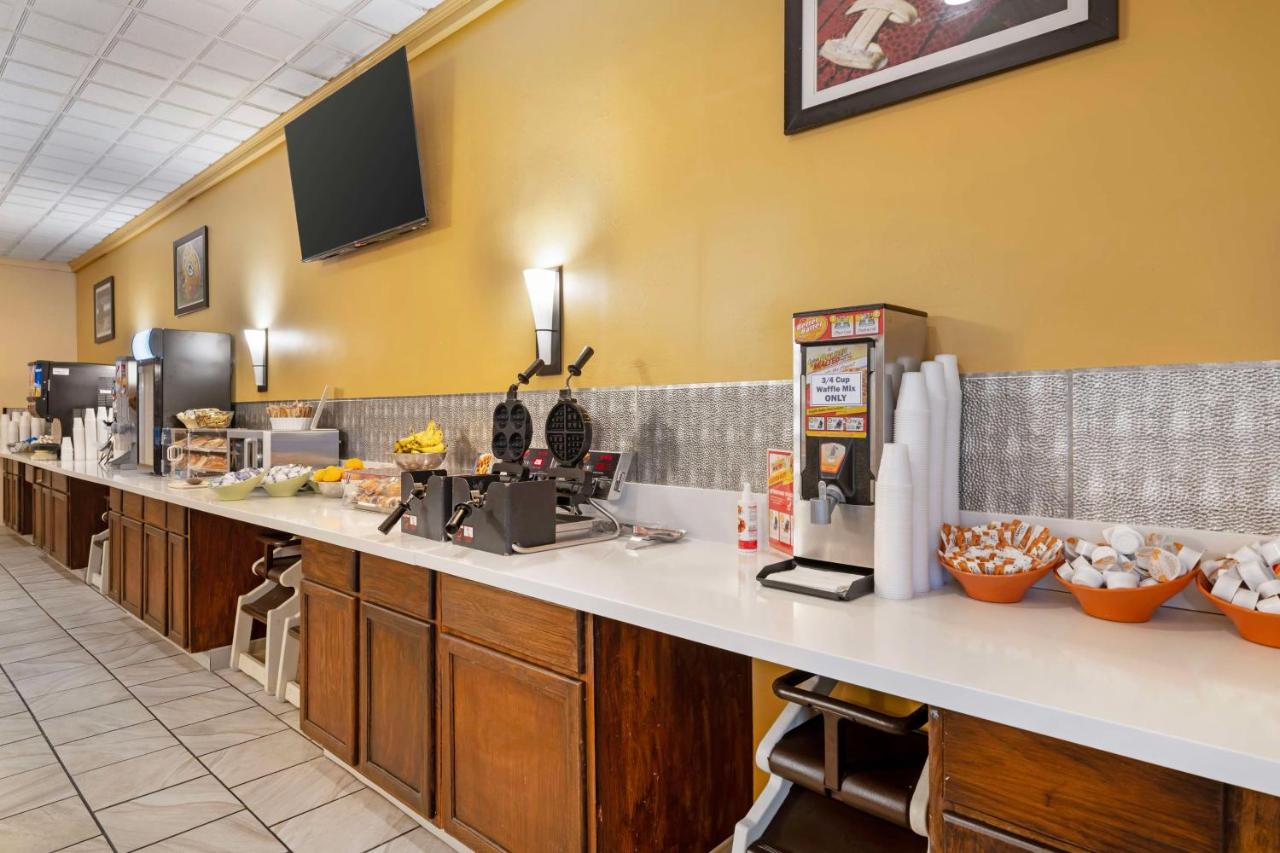 | Best Western Green Bay Inn and Conference Center