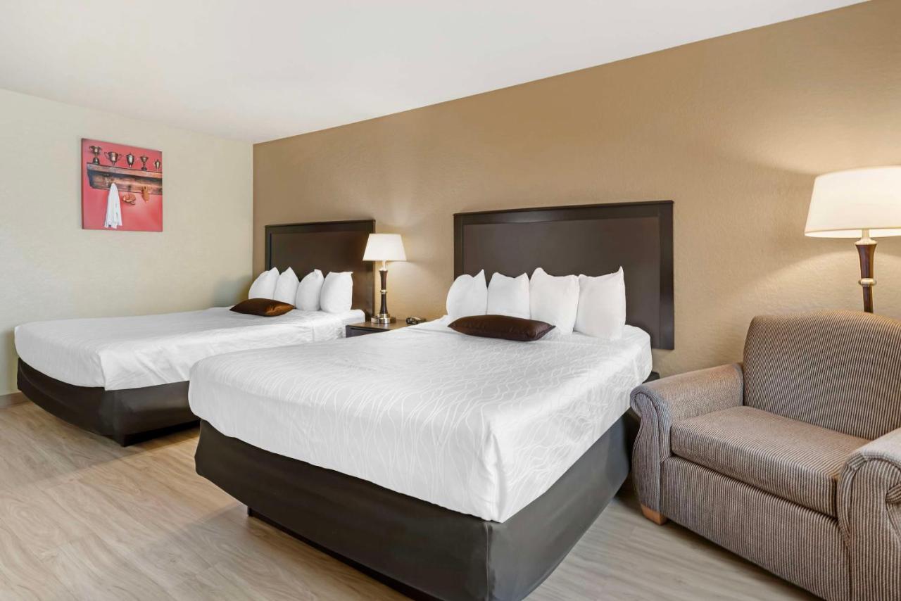 | Best Western Green Bay Inn and Conference Center