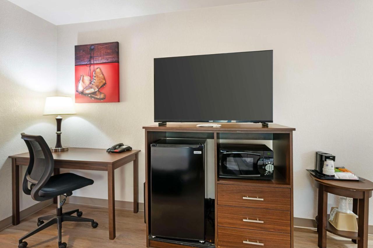 | Best Western Green Bay Inn and Conference Center