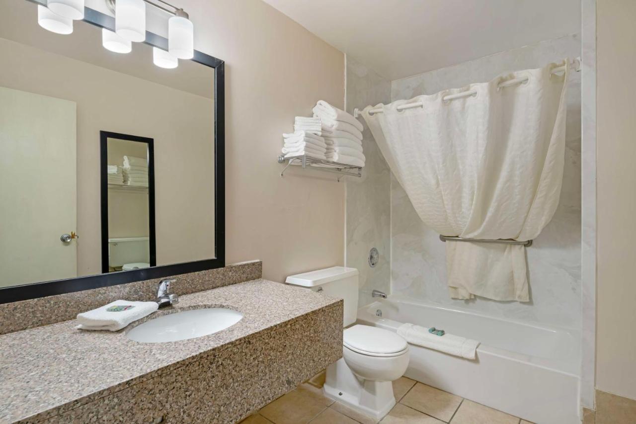 | Best Western Green Bay Inn and Conference Center