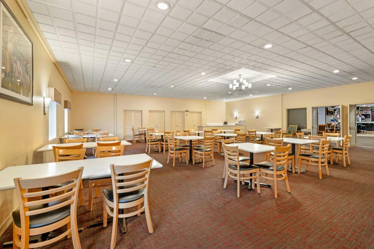 | Best Western Green Bay Inn and Conference Center