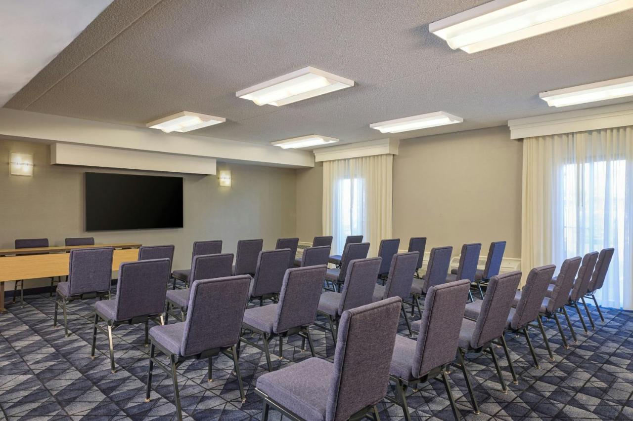 | Courtyard by Marriott Phoenix North