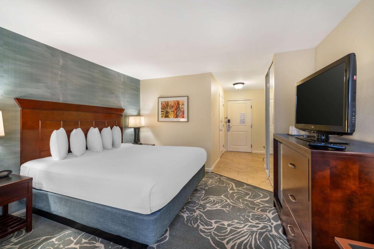 | Best Western Plus Carpinteria Inn