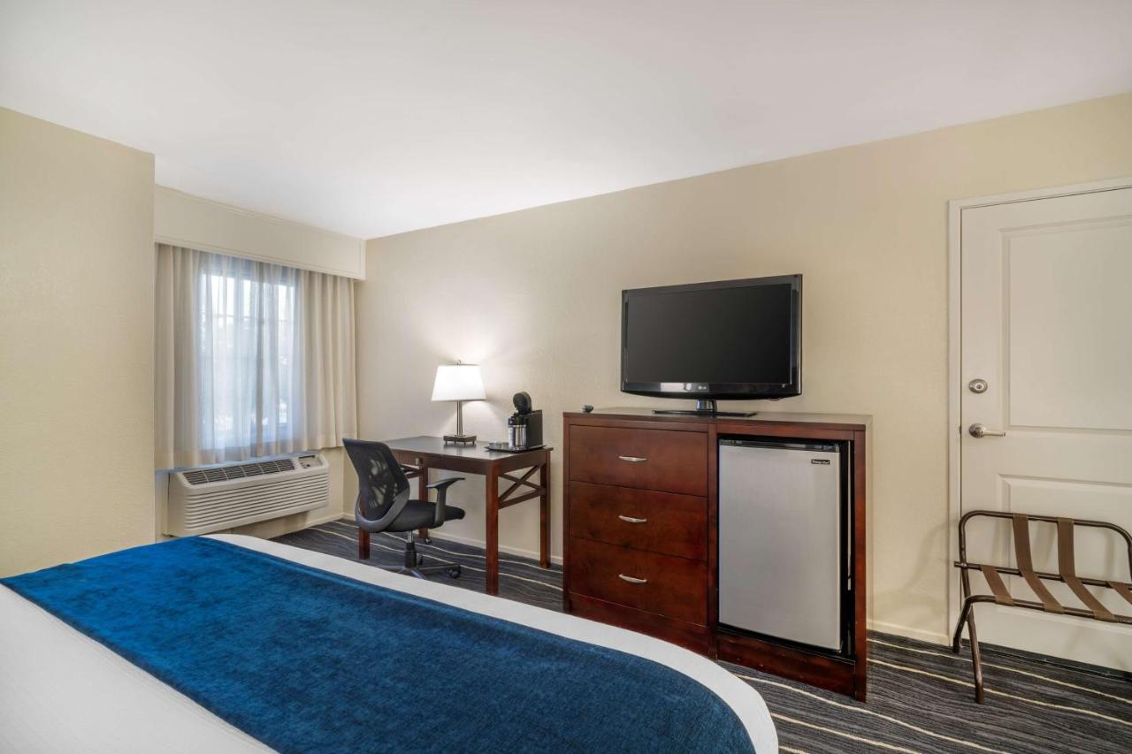 | Best Western Plus Carpinteria Inn