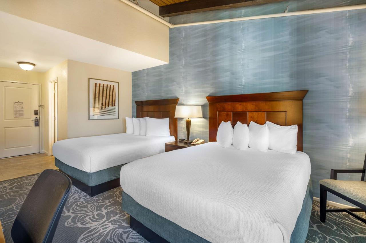 | Best Western Plus Carpinteria Inn