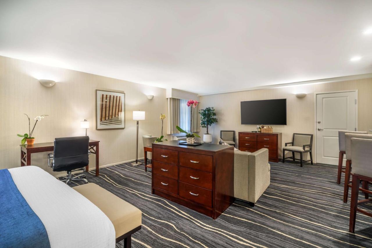 Deluxe King Suite - Non-Smoking at Best Western Plus Carpinteria Inn