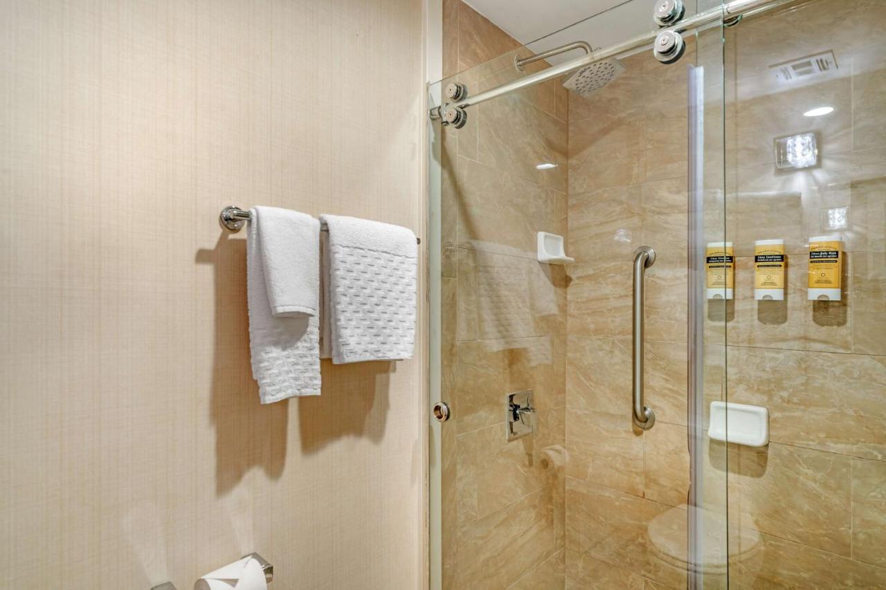 | Best Western Plus Carpinteria Inn