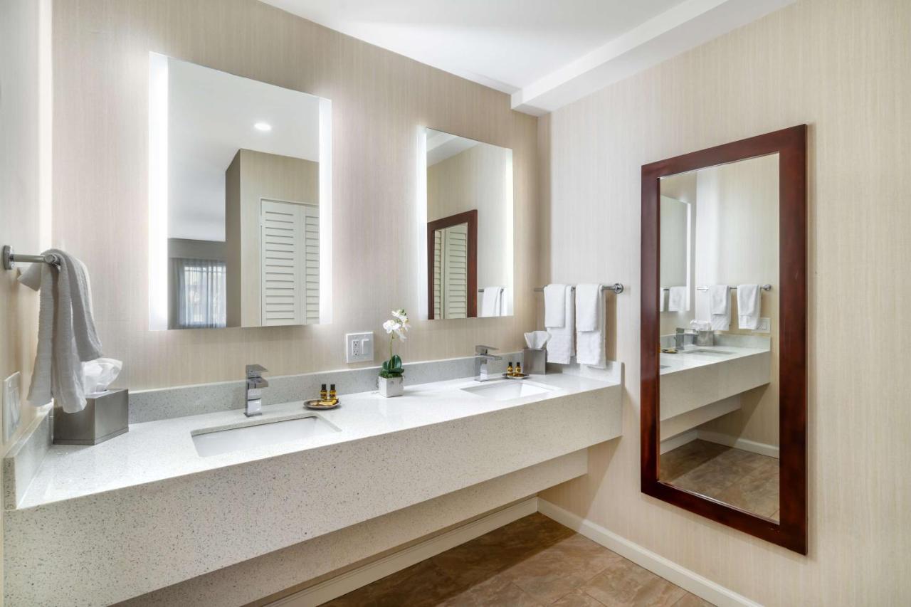 Deluxe King Suite - Non-Smoking at Best Western Plus Carpinteria Inn