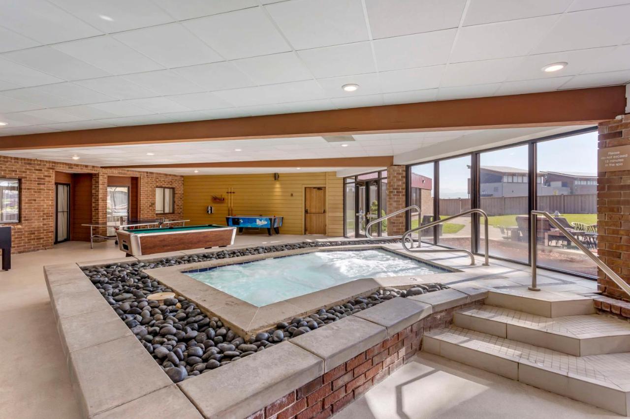 | Best Western Plus Landmark Inn